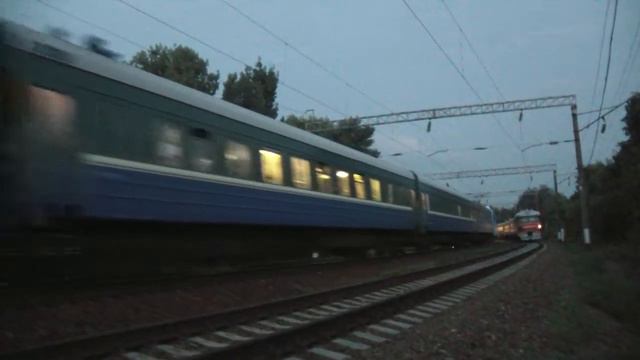 ЭП1М-541 с поездом №528 Котлас — Адлер смотреть онлайн