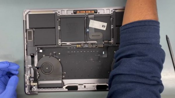 MacBook Pro (15-inch, 2019) Top Case Replacement