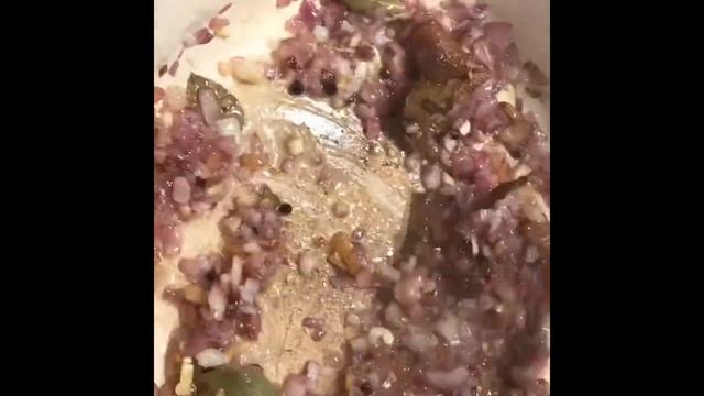 Суп «журек» . Вкус ни с чем не сравнимый. Готовиться быстро при наличии закваски.