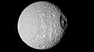 Спутник Сатурна Мимас и открытие которое удивило ученых !!!