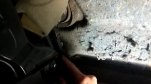 Nissan Tiida. Чистка испарителя кондиционера.