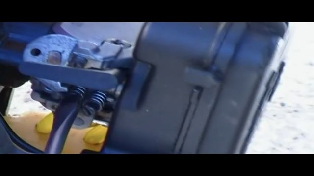 HOW TO ADJUST A Homelite Carburetor