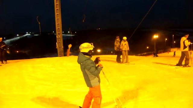 Катаемся на горных лыжах в парке Волен смотреть онлайн