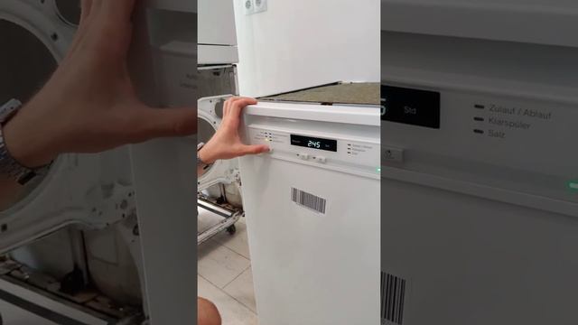 Посудомоечная машина Miele G4720 на 45 см, чешской сборки 2019 года смотреть онлайн