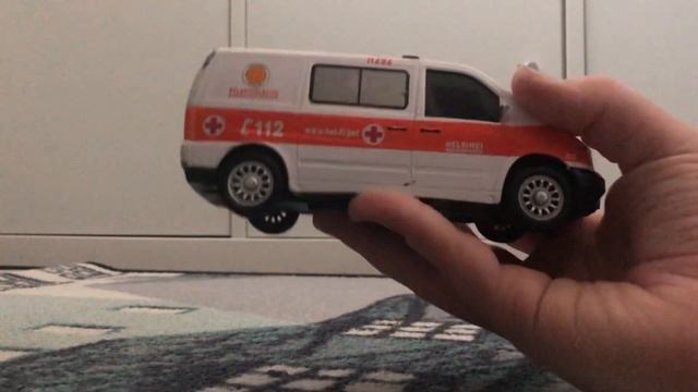 Mercedes-benz Vito 108 CDI Ambulance by Cararama Scale: 1/32 смотреть онлайн