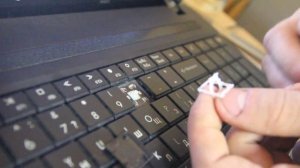 Packard Bell easynote TE11-HC-060 снятие кнопки ноутбука