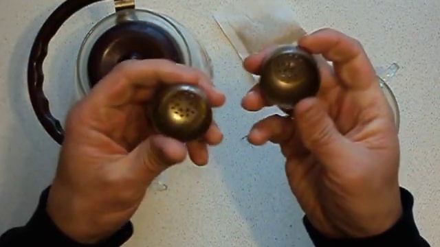 Как быстро убрать чаинки с поверхности чая. смотреть онлайн
