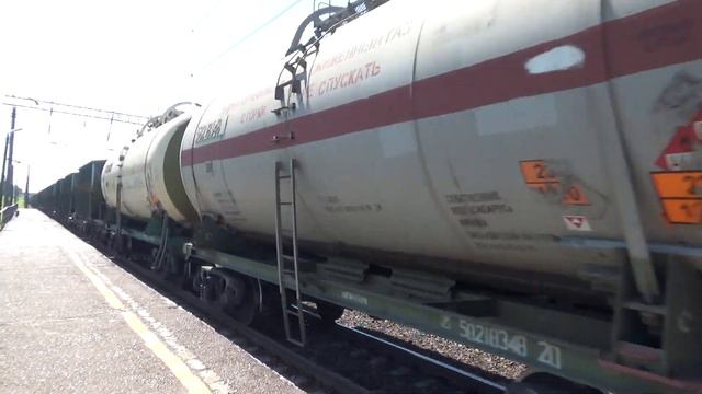 Электровоз ВЛ80С-488 с грузовым поездом