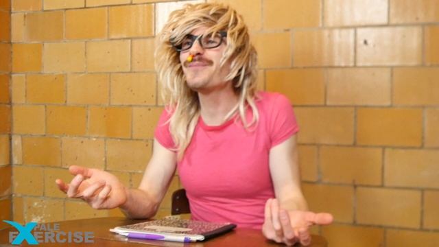 What's in Candy Corn?! смотреть онлайн