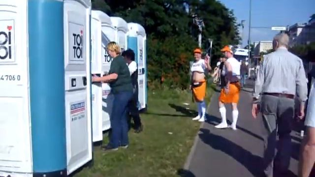 Классные девчонки-парнишки в Берлине смотреть онлайн
