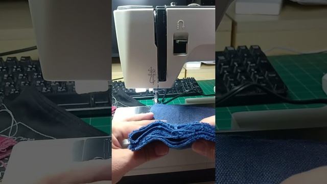 立家Q132A型特級版 *挑戰市面家用所有廠牌.機型.價位的桌上型機用機. 車厚能力*1公分厚度內為車縫安全值.各式厚料示範.影片一拍到底絕無剪接.上下線跡看清楚.挑戰極限.不必再花錢找氣受. смотреть онлайн