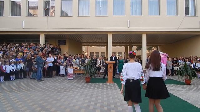 Видео "Корабелов.Инфо": Линейка 1 сентября в школе №54 смотреть онлайн