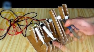 Как сделать из картона гидравлический экскаватор с приводом от шприца