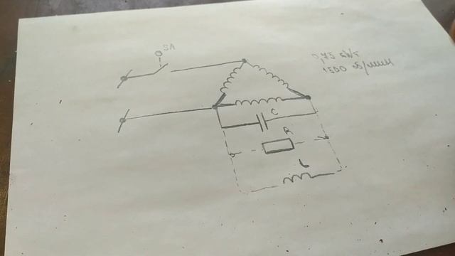 Ещё один метод запуска трехфазного электродвигателя в сети 220 Вольт (+ликбез). смотреть онлайн