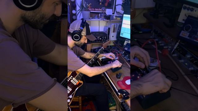 'Submergence' - Baritone electric guitar (Solo Improvisation) смотреть онлайн