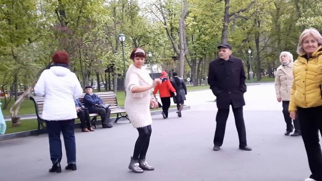 Тайная встреча сладкая!!!Танцы в саду Шевченко,Харьков.