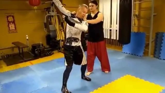 Шан Ги и Чой - техника факелов смотреть онлайн