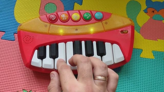 Кукла колдуна (Король и Шут) на детском пианино:)) смотреть онлайн