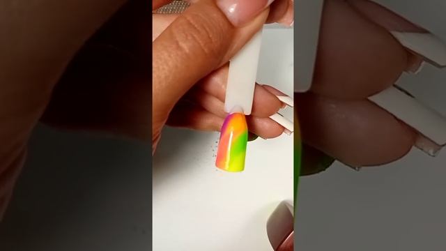 Легкий дизайн с пигментами и стемпингом. Видео МК. смотреть онлайн