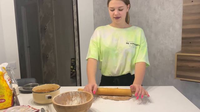COOKING: Готовим с Алиной новогоднее печенье 🍪 смотреть онлайн