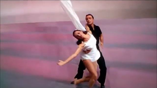 Scarf Dance (Gene Kelly & Cyd Charisse) - Falling Into You