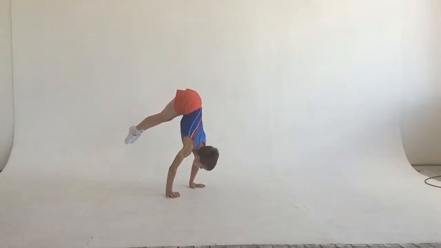 Гимнастический купальник "Градиент". Мужской. смотреть онлайн