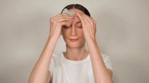 Массаж с гуаша от морщин на лбу