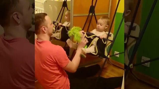 Качаемся на качели Globex 