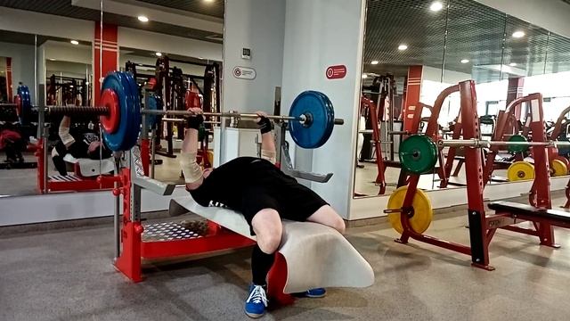 Жим лёжа узким хватом 110 на 3 смотреть онлайн