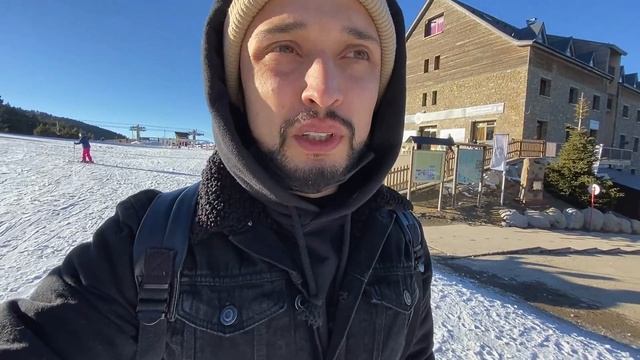 В ОТЕЛЕ ТРЕБУЮТ КОВИД ПАСПОРТ, ПОЕЗДКА НА ГОРНОЛЫЖКУ В ИСПАНИИ ПРОВАЛИЛАСЬ?! ВЛОГ смотреть онлайн