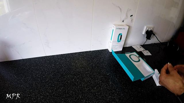 FitBit Alta Unboxing and setup + Fail + Puppy смотреть онлайн