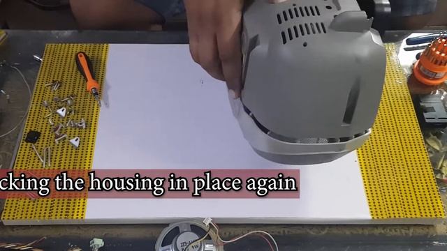 DIY Planter Box Plant Pot Using Old Philips MP3 Player смотреть онлайн