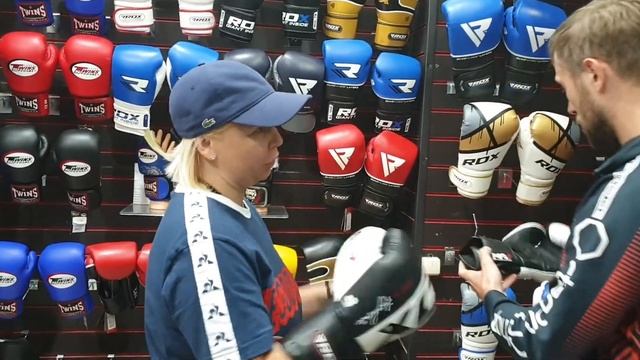 "Какие перчатки выберет Светлана Андреева?" смотреть онлайн