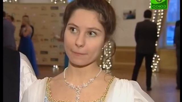 В Москве прошел молодежный бал «Первые цветы весны» смотреть онлайн