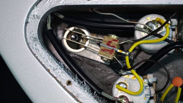 This SG Is SLEEK! | 2005 Gibson SG Platinum Review + Demo смотреть онлайн