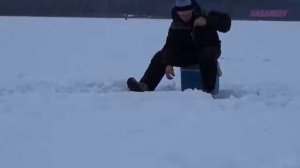 Серия 4  Плотва в глухозимье  Уловистая рыбалка с Евгением Середой