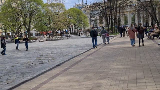 Москва. Май. Чистые пруды. смотреть онлайн