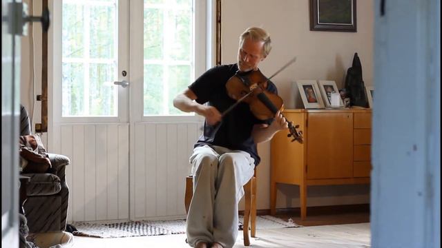 J. S. Bach: Violin Sonata no. 1, BWV 1001, Siciliano & Presto, Teemu Kupiainen, viola смотреть онлайн