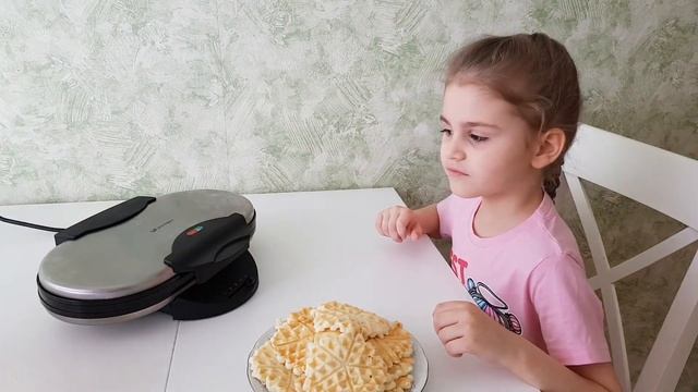 Вафли с зефиром от Вари. Waffles with marshmallows from Varya смотреть онлайн