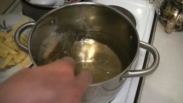 Картошка ФРИ пальцы не сожги)))) в КАСТРЮЛЕ смотреть онлайн