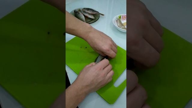 как быстро почистить окуня смотреть онлайн