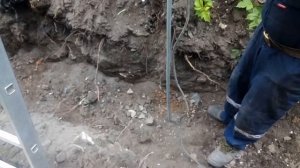 Забить землю с помощью отбойного молотка