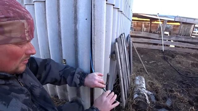 Инструкция по установке электропастуха Дуга 13. Быки были в шоке. Наша жизнь и будни в деревне. смотреть онлайн