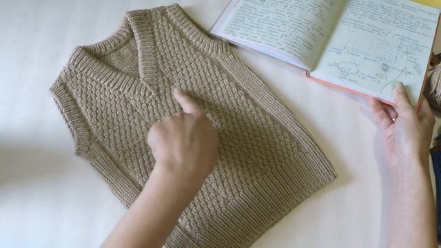 Стильная детская безрукавка.Краткое описание работы. смотреть онлайн