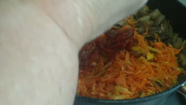 Пикша шампиньонами со сливками ,овощи ,орехами, специями в духовке смотреть онлайн