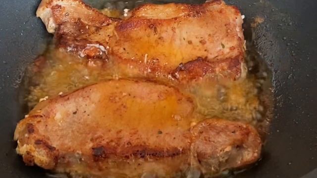 Жаренное маринованное мясо и вкуснейшие овощи на гарнир. Готовь быстро и на легке. смотреть онлайн