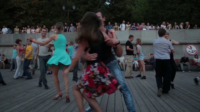 Изумтельный пятничный Хастл