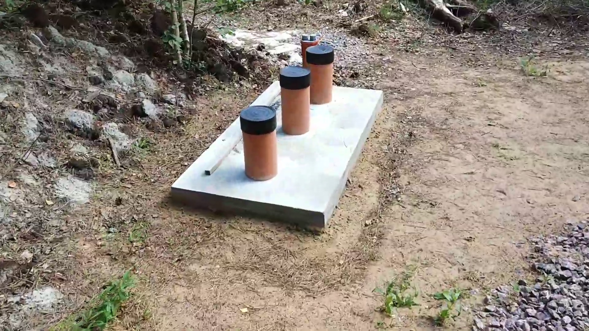 Автономная канализация септик в загородном доме.