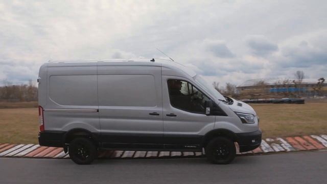 Ford Transit Trail 4x4 TestoVanie - test miejski, torowy i off-road смотреть онлайн