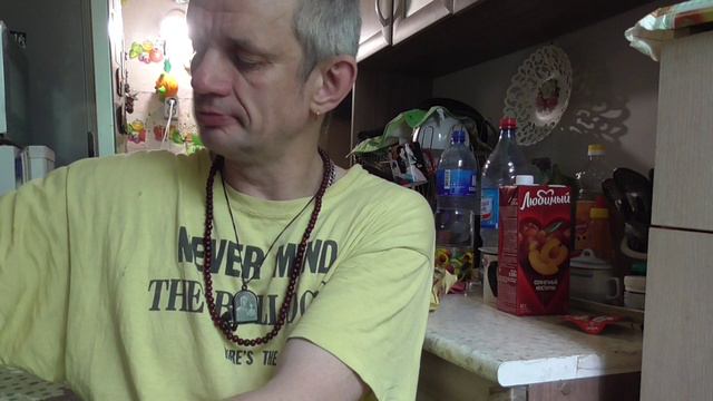 мукбанк японская лапша с морепродуктами  Nissin  сок любимый некториновый нектар и рулет яшкина с ва